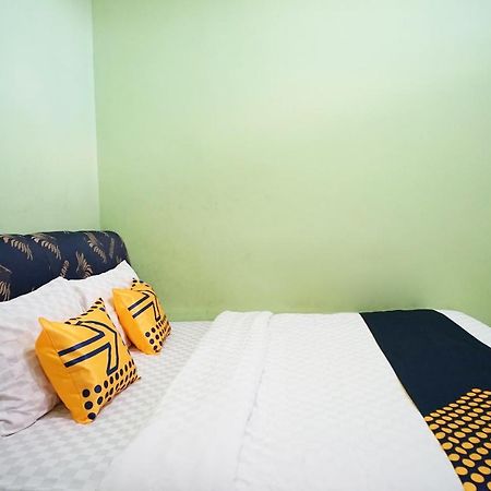 Spot On 2729 Marzan Syariah Guest House Balikpapan  Exterior photo